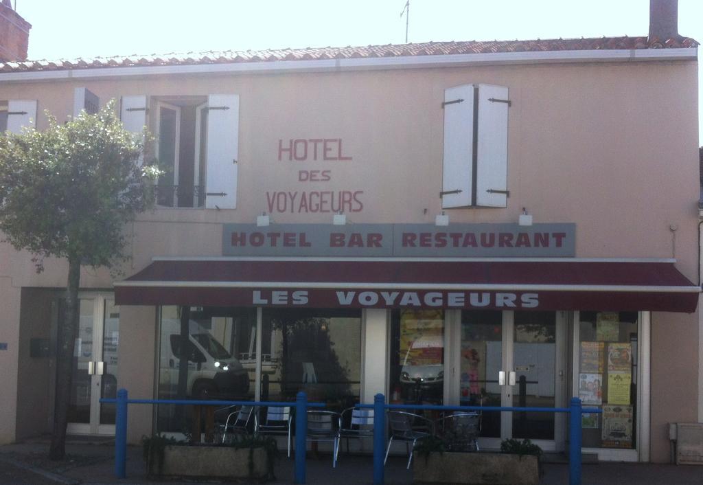 Les Voyageurs Hotel Vaire Exterior photo